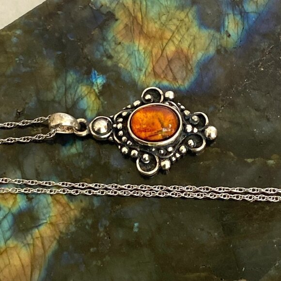 Sterling Silver 925 Oval Baltic Amber Ball Accent Pendant Necklace 18" Chain - Picture 8 of 16